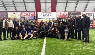 Terme’de 15 takımlı futbol turnuvasının finalinde Fenk Mahallesi büyük ilgi altında şampiyonluğa ulaştı