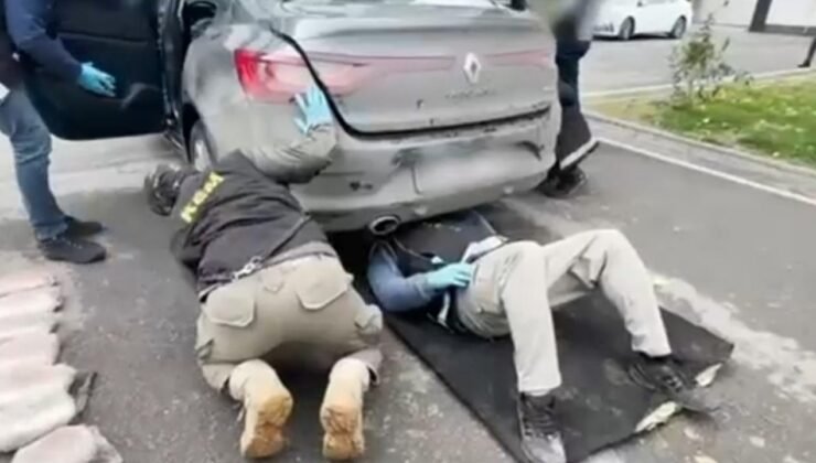 Otomobilin koltuklarına gizlenmiş 56 kilo uyuşturucu ele geçirildi