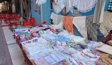 Aydın’da el emeği oya pazarında yaşatılıyor