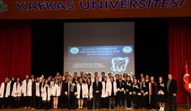 Kars Kafkas Üniversitesi İsmail Aytemiz Diş Hekimliği Fakültesi'nde beyaz önlük heyecanı