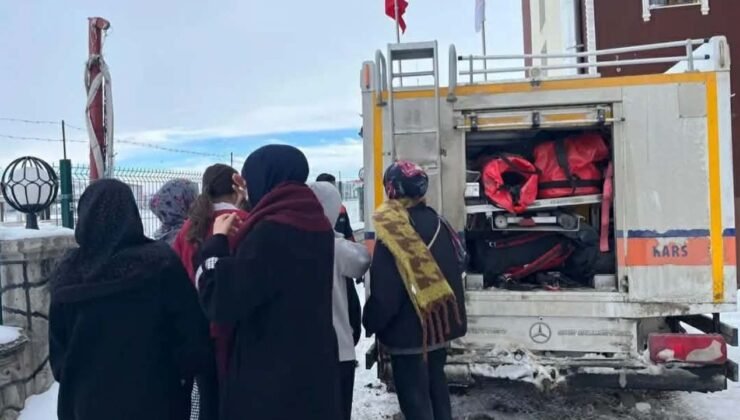 AFAD’dan Şeref Taşlıova Yurdu’nda deprem tatbikatı