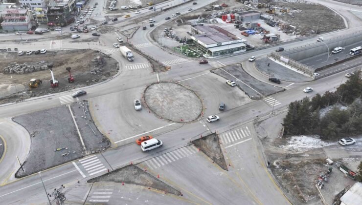 ABB’den, trafiğe nefes aldıran çalışma: Yaşamkent kavşak düzenleme çalışması