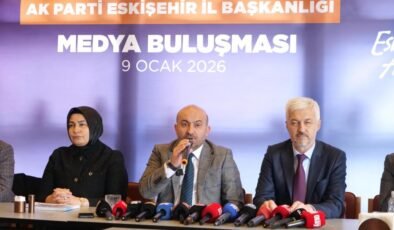 Gürhan Albayrak’tan CHP’ye Sert Eleştiri: Genel Siyaseti Bırakın, Eskişehir İçin Ne Yaptığınızı Anlatın