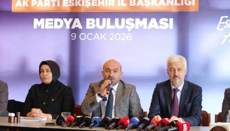 Gürhan Albayrak’tan CHP’ye Sert Eleştiri: Genel Siyaseti Bırakın, Eskişehir İçin Ne Yaptığınızı Anlatın