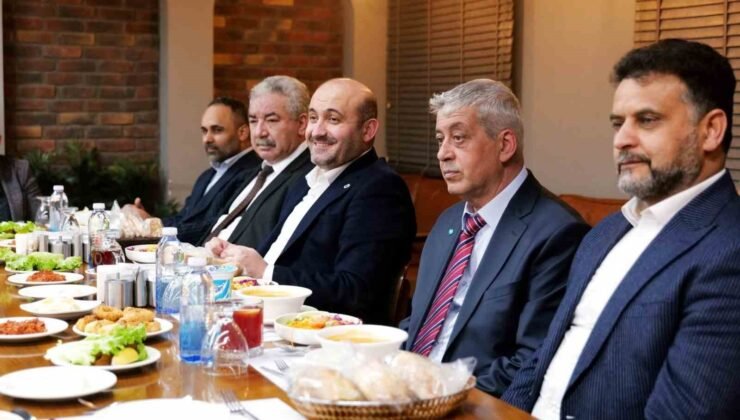 AK Parti Eskişehir İl Başkanı Albayrak’tan Demirspor’a moral yemeği