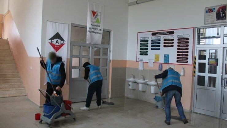 Ara tatilde okulların bakımlarını yükümlüler yapıyor