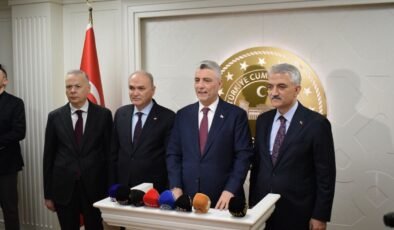 Ticaret Bakanı Bolat, Düzce’de ilk müjdeyi esnaflar için verdi