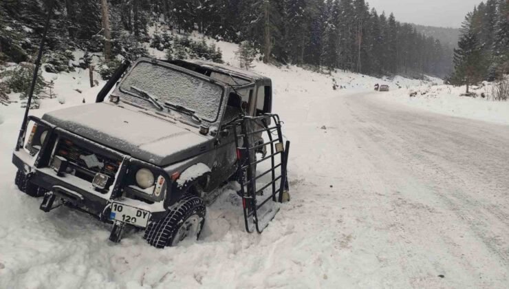 Bilecik’te buzlanma kazaya neden oldu otomobil takla attı