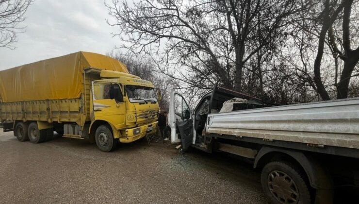 Bilecik’te ıslak yol kazaya neden oldu: 4 yaralı