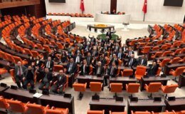 CHP’liler Meclis’te "Emekli" nöbetinde! Özel’den destek geldi