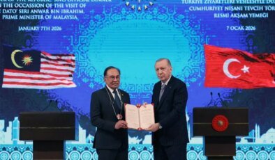 Cumhurbaşkanı Erdoğan’dan Malezya Başbakanı İbrahim’e Cumhuriyet Nişanı