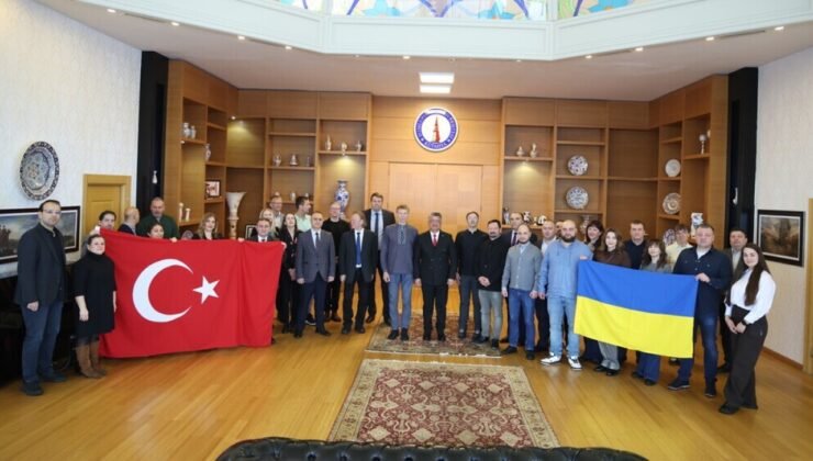 Dumlupınar Üniversitesi, uluslararası programa ev sahipliği yaptı