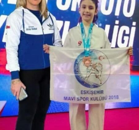 Eskişehir’den katıldığı karate şampiyonasında Türkiye 3’üncüsü oldu