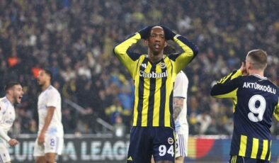 Fenerbahçe evinde Aston Villa'ya tek golle mağlup oldu
