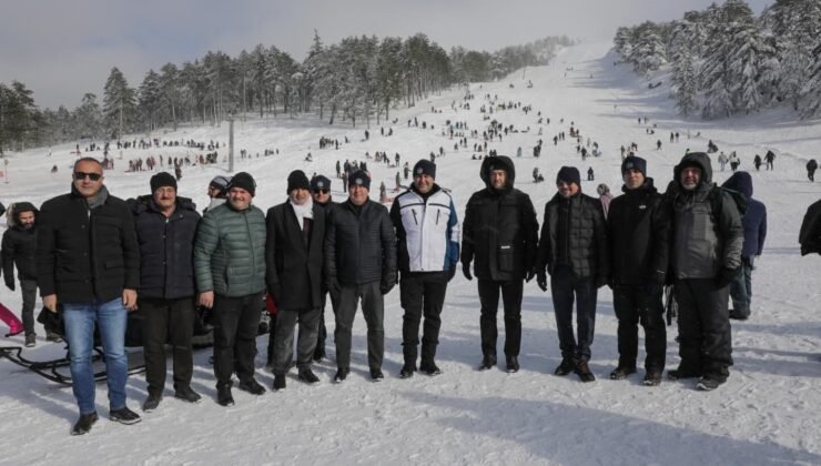 Gediz Murat Dağı Termal Kayak Merkezi’nde kar ve kayak keyfi