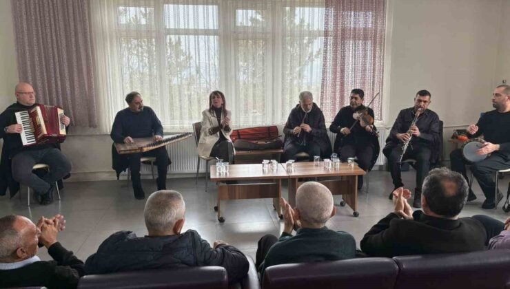 Huzurevi sakinlerine yönelik anlamlı konser
