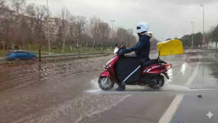 Çanakkale ve Denizli’de olumsuz hava nedeniyle motosiklet ve motokuryelere trafik yasağı