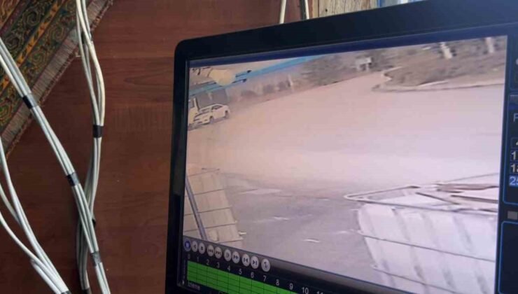 Kontrolden çıkan otomobilin çarptığı tırın deposu patladı