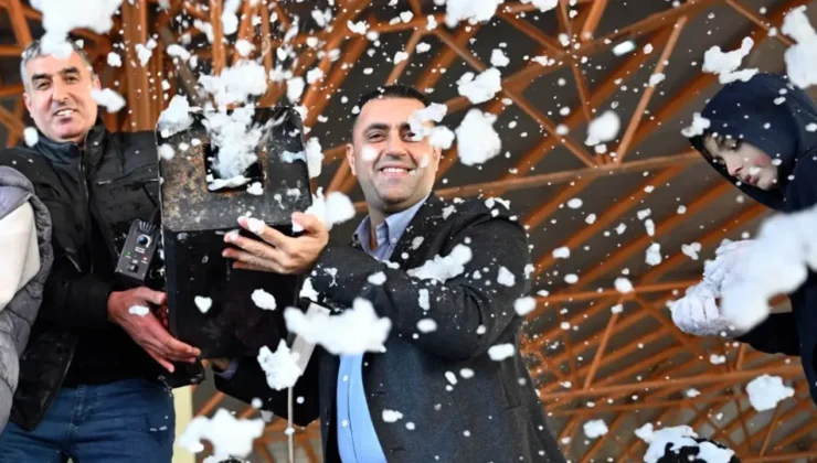 Çukurova Belediye Başkanı Kozay, çocuklar için Toroslardan kar getirtti