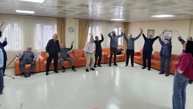Kütahya Huzurevi’nde ’Kahkaha Yogası’ etkinliği