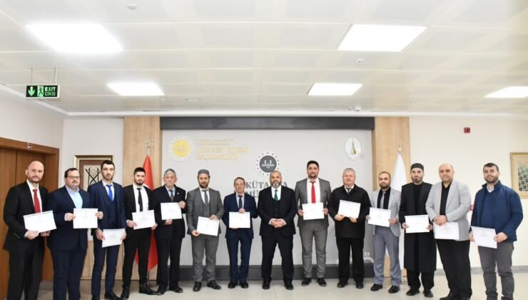 Kütahya’da din görevlilerine “Vaaz Becerilerini Geliştirme” konulu hizmet içi eğitim kursu