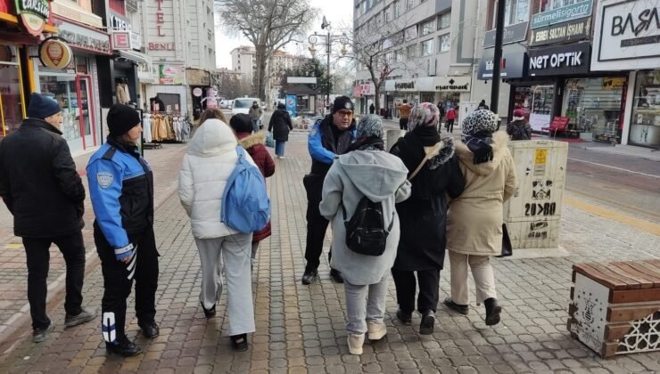 Kütahya’da semt pazarlarında dolandırıcılığa karşı bilgilendirme çalışması