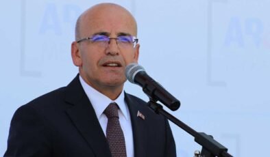 Şimşek: Turizm geliri 2025’te 65,2 milyar dolara ulaştı