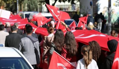 Okullarda ikinci dönem “Bayrak Sevgisi” ile başlıyor