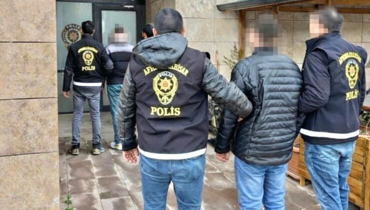 Polis hapis cezalarıyla aranan 2 kişiyi yakaladı