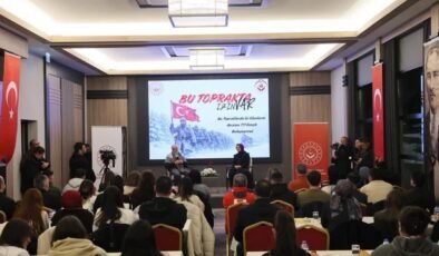 Sarıkamış’ta "Vatan Sevgisi" buluşması: Bakan Göktaş ve Hasan Kaçan gençlerle bir araya geldi