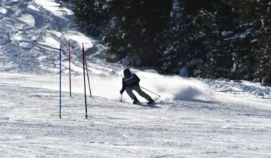 Sarıkamış’ta Alp Disiplini ve Snowboard İl Birinciliği sona erdi