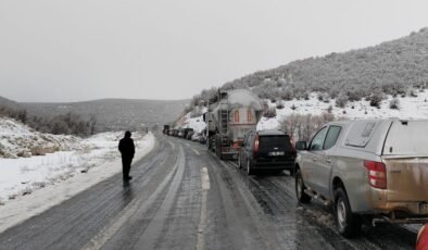 Eskişehir–Seyitgazi Yolunda Araç Arızası Trafiği Kilitledi