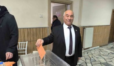 Şuhut’ta şoförler ve otomobilciler esnafı sandık başına gitti