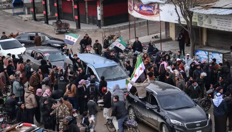 Suriye ordusu ele geçirdiği bölgelerde coşkuyla karşılandı! Meydanlarda halay çekiliyor