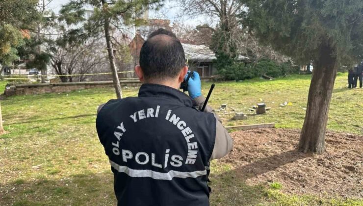 Uşak’ta parkta erkek cesedi bulundu
