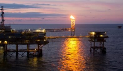 Venezuela petrol satışından 300 milyon dolar kazandı