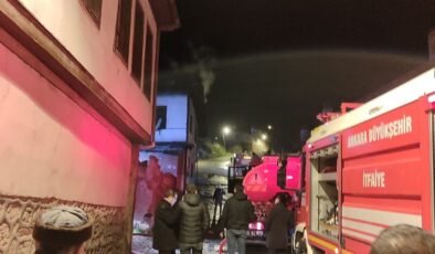 Beypazarı'nda Yangın: Ahşap ev kullanılamaz hale geldi