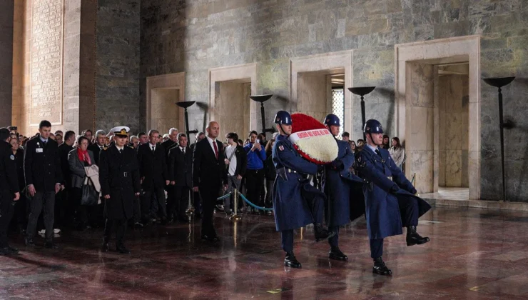 Anıtkabir’de Anlamlı Buluşma: Eskişehir Hacı Bektaş Veli Anadolu Kültür Vakfı ve 34 Dernekten Ata’ya Ziyaret