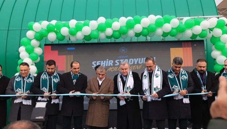 Bakan Bak, Iğdır Şehir Stadyumunun açılışını yaptı