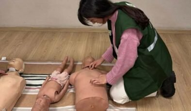 Yeşilay Kars gönüllülerinden ilk yardım eğitimi