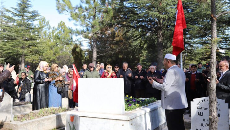 Eskişehir’de Şehitler ve Gaziler İçin Mevlid Programı: 100. Yıl Camii’nde Dualar Yükseldi