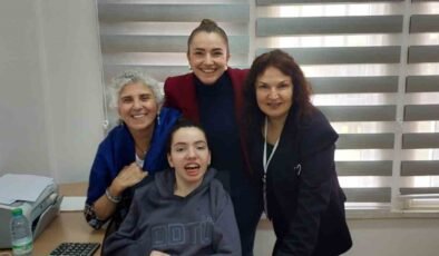 Açıköğretim Fakültesi öğrencileri Elay ve Talya’nın ilham veren başarı öyküsü