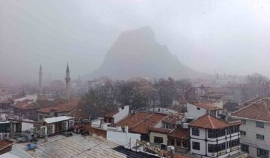Afyonkarahisar’da kar yağışı