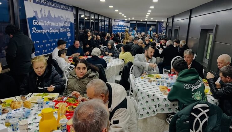 AK Parti Bilecik teşkilatı iftarda buluştu