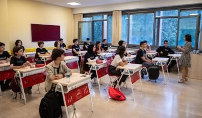 Yarıyıl tatili bitti: Milyonlarca öğrenci yeniden sınıfta