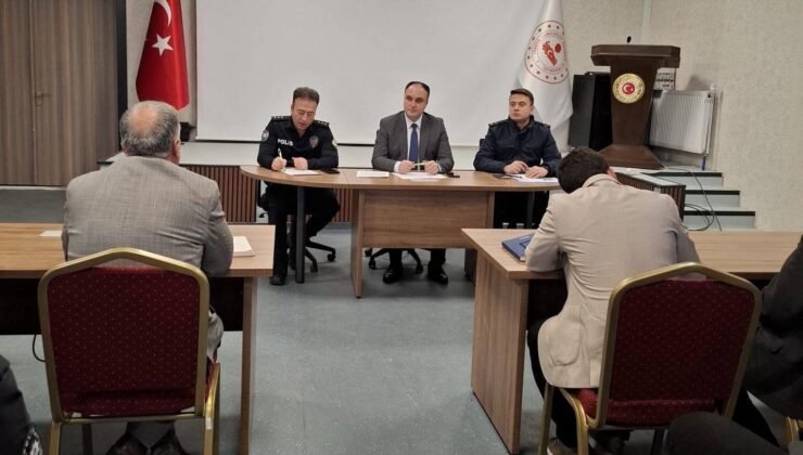 Aslanapa’da eğitim-öğretim yılı tedbirleri toplantısı yapıldı