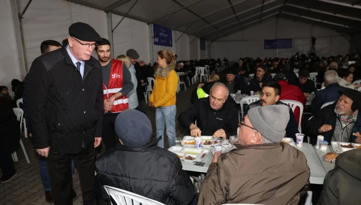 Odunpazarı’nda Ramazan’ın İlk İftarı: Kazım Kurt Büyükdere’de Vatandaşlarla Sofraya Oturdu