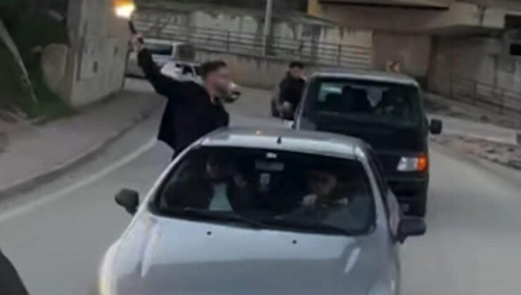 Bilecik’te bir konvoyda havaya ateş eden şahıs pes dedirtti