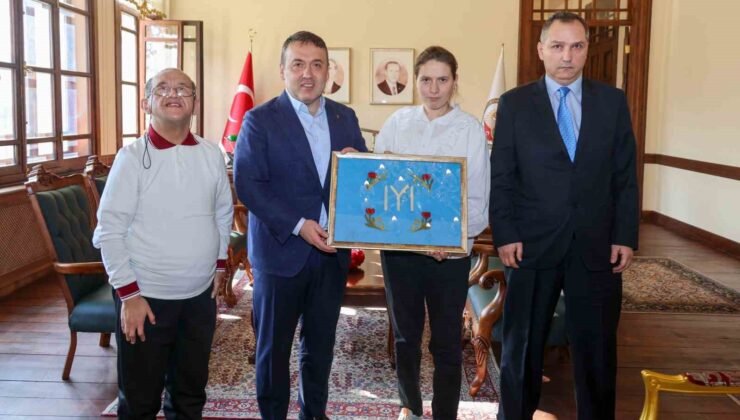 Bilecik’te özel ihtiyaçlı bireyler Vali Sözer’le bir araya geldi