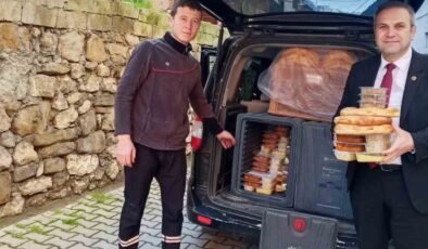 Bilecik’te vatandaşların kapısına sıcak yemek ulaştırıldı